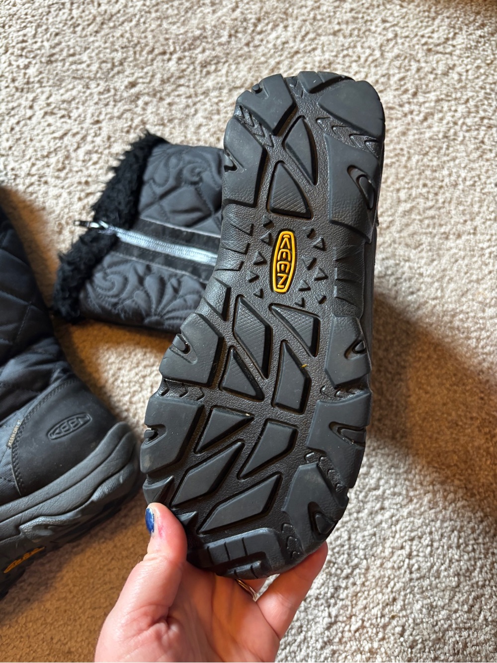 Keen Black Quilted Women's Winter Boots with Faux Fur Trim - Picture 3 of 7